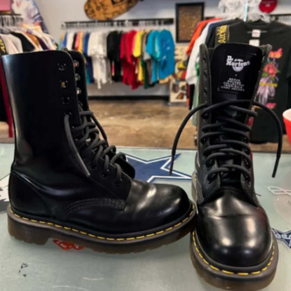 Dr. Martens x REDUX GRUNGE MARC JACOBS 1490 LIMITED EDITION RareFind